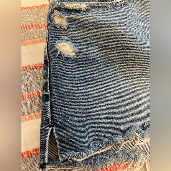 Abercrombie & Fitch- CURVE LOVE Denim Shorts - Picture 4 of 4